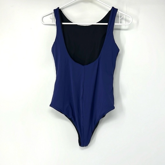 AP NWOT one piece reversible swimsuit women’s medium - Picture 3 of 9